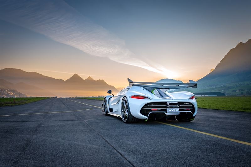 Koenigsegg Jesko — side profile