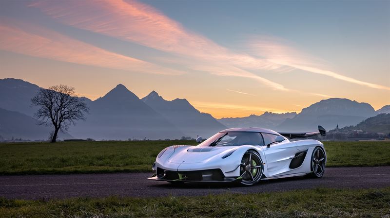 Koenigsegg Jesko — twin-turbo V8 engine