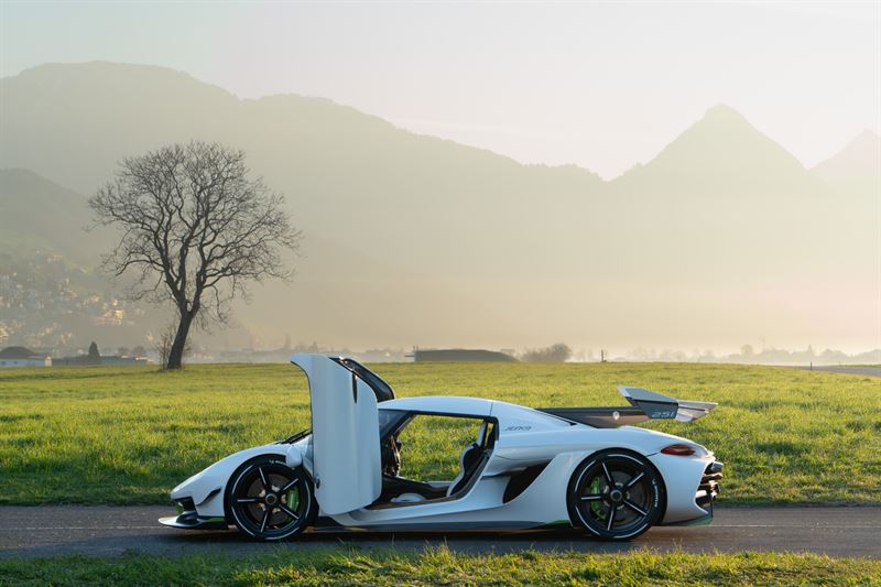 Koenigsegg Jesko — hero shot